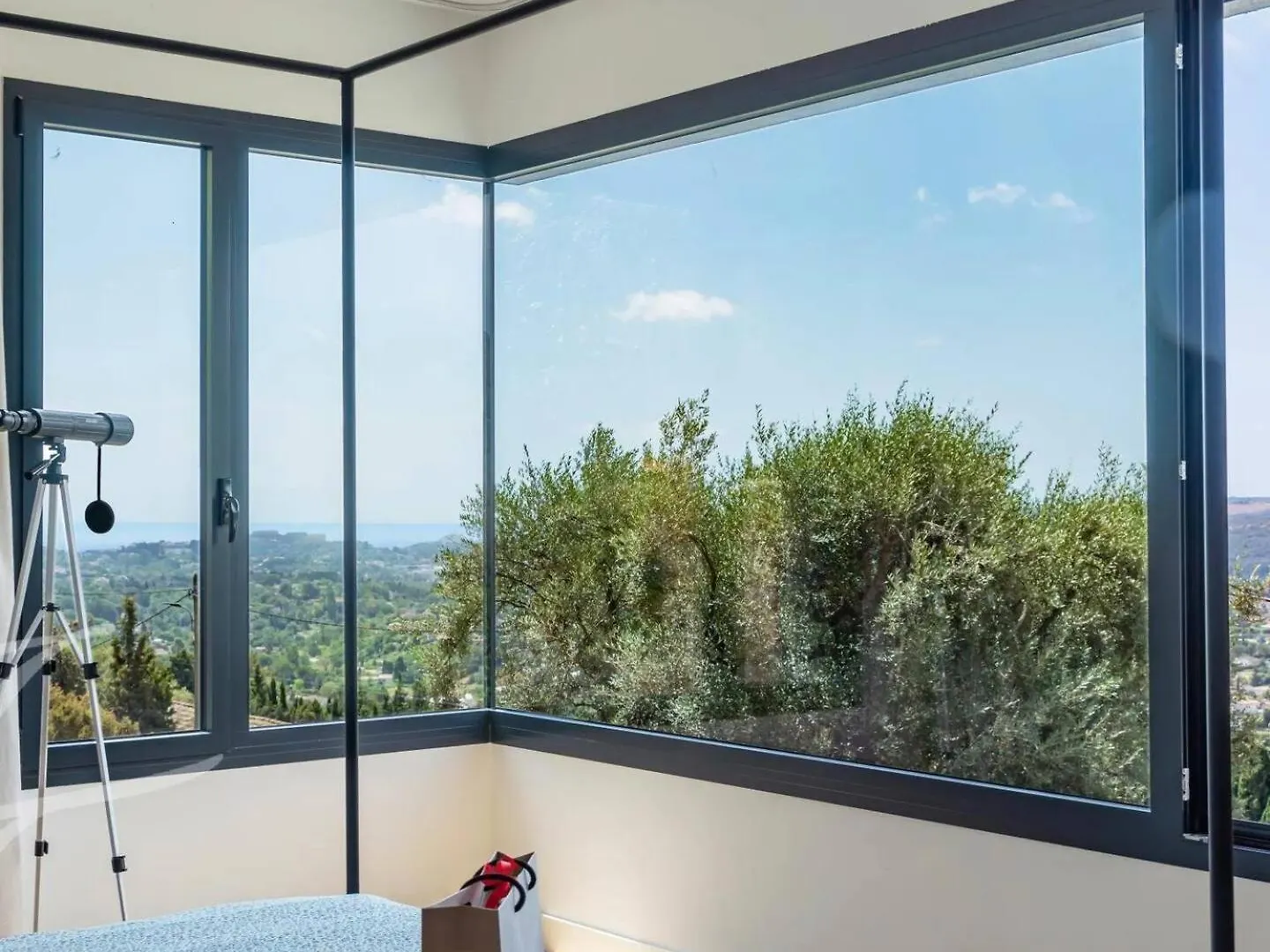 Modern Villa With Sea View And Pool Saint-Paul-de-Vence